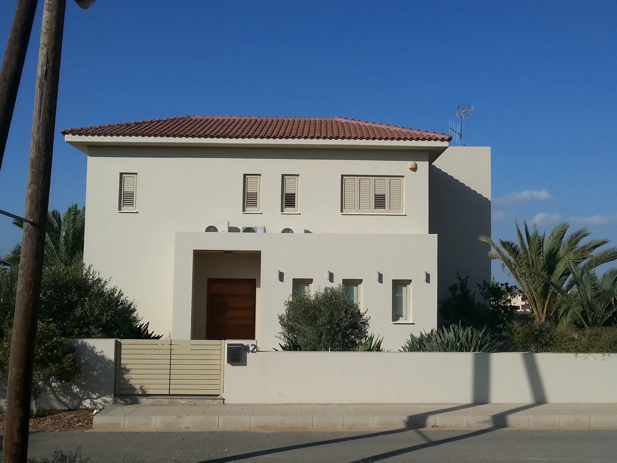 The front side o of the house